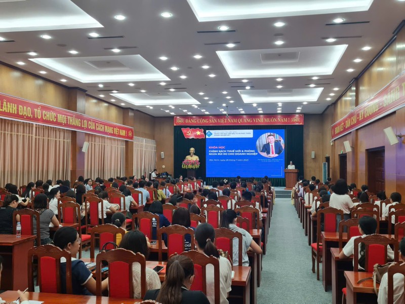 Khóa đào tạo “Quản trị doanh nghiệp cơ bản – Chính sách thuế mới và phòng ngừa rủi ro thuế cho doanh nghiệp”